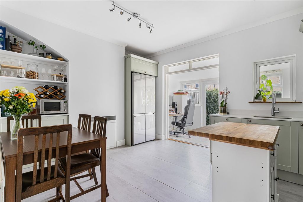 Property photo 3 of 16 9_72483.Jpg