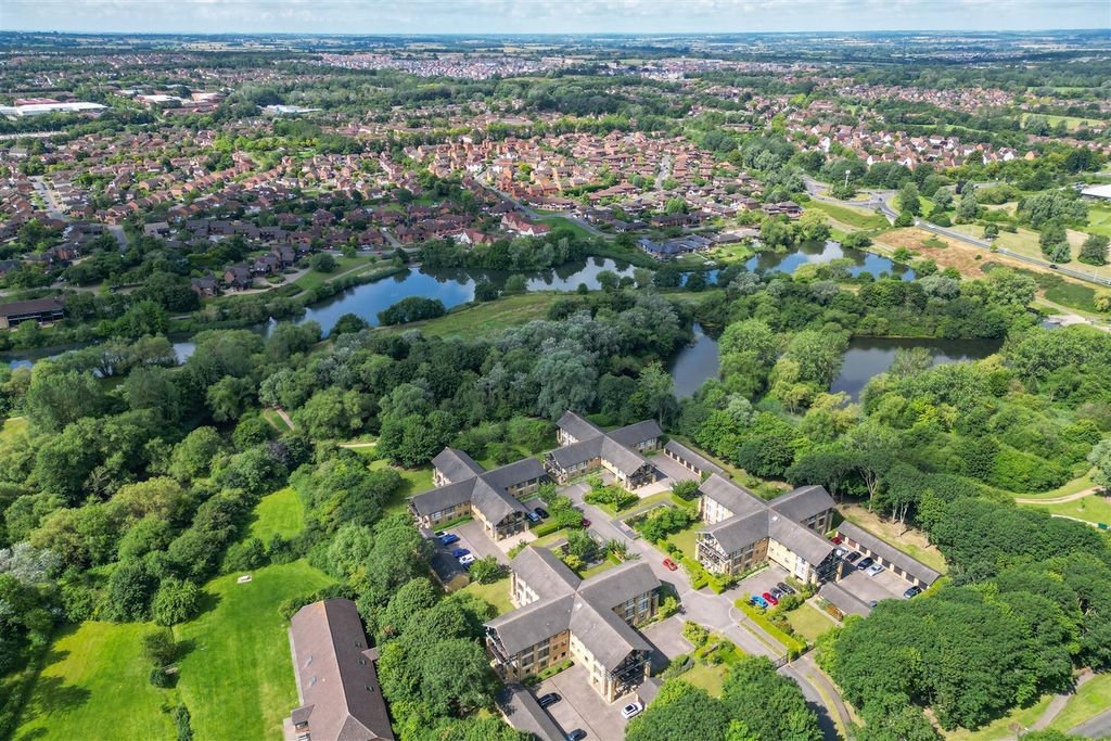 Additional image 26 of 4 bed flat for saleWoodward Place, Loughton Lodge, Milton Keynes MK8