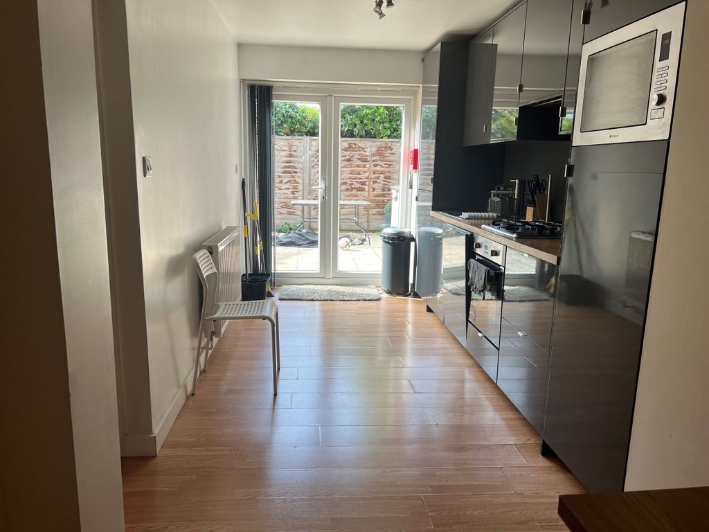 Property photo 2 of 17 Kitchen