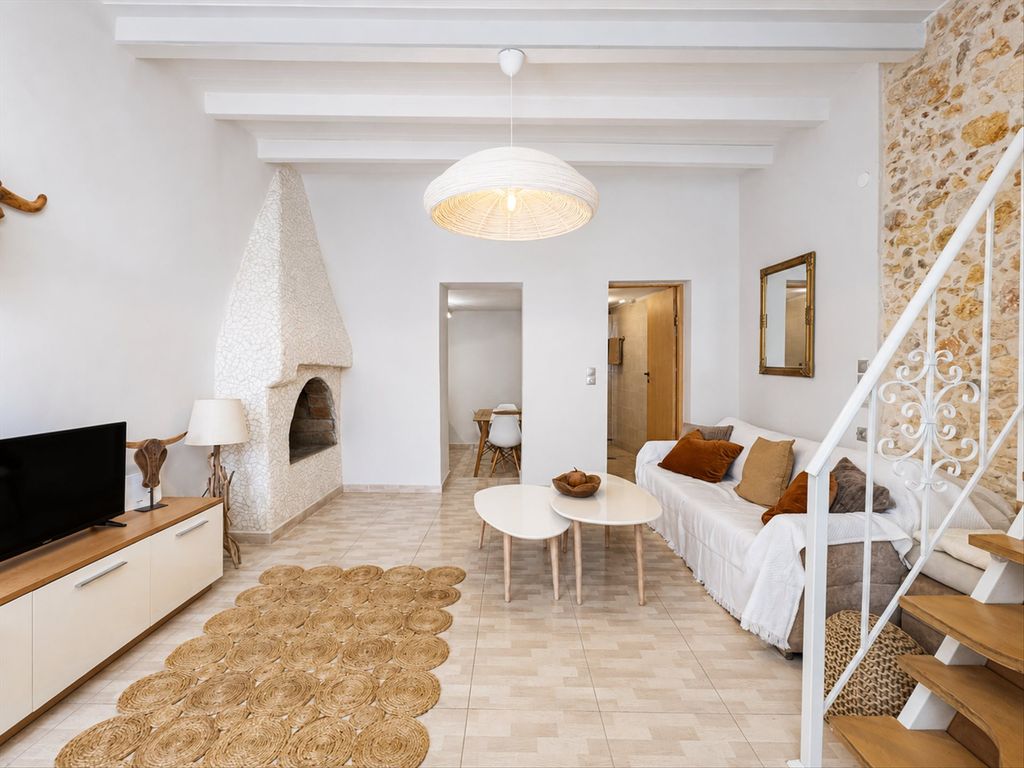 Property photo 1 of 14 Renovated Maisonette Within Walking Distance To Chania City Center – 5 Minutes From Koum Kapi Beach