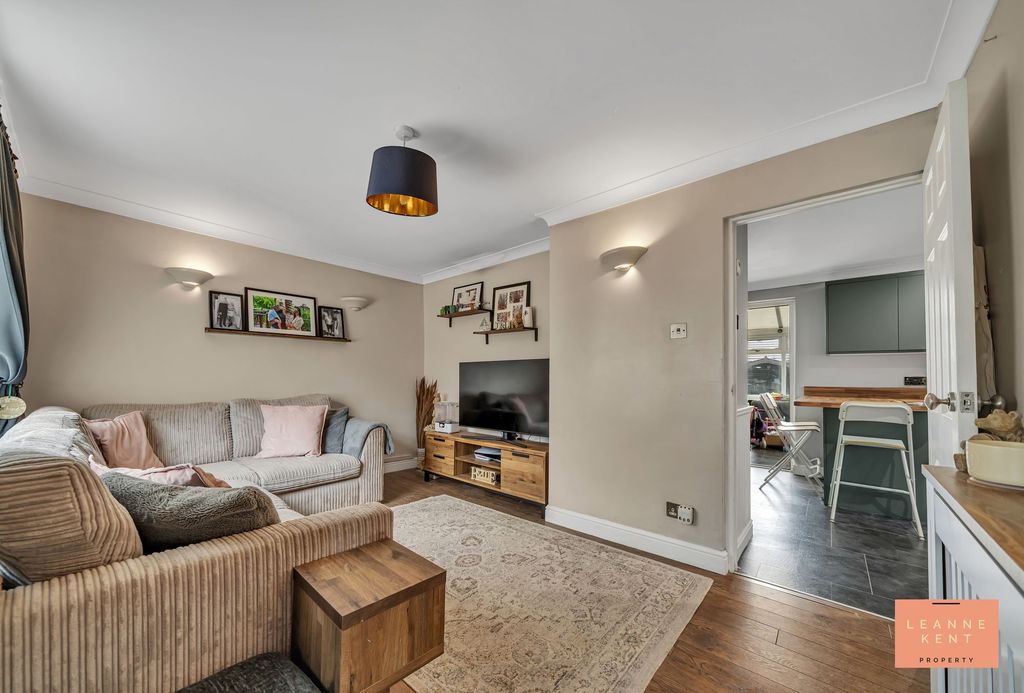 Property photo 2 of 32