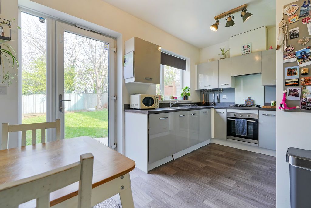 Property photo 3 of 27 Dining Kitchen