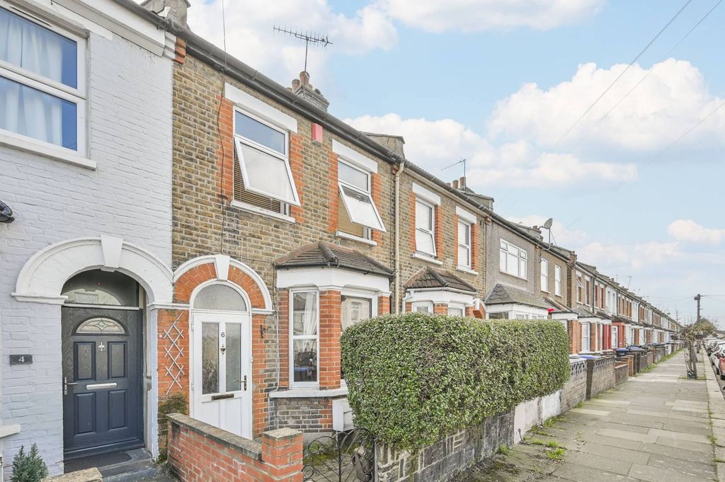 Property photo 1 of 17