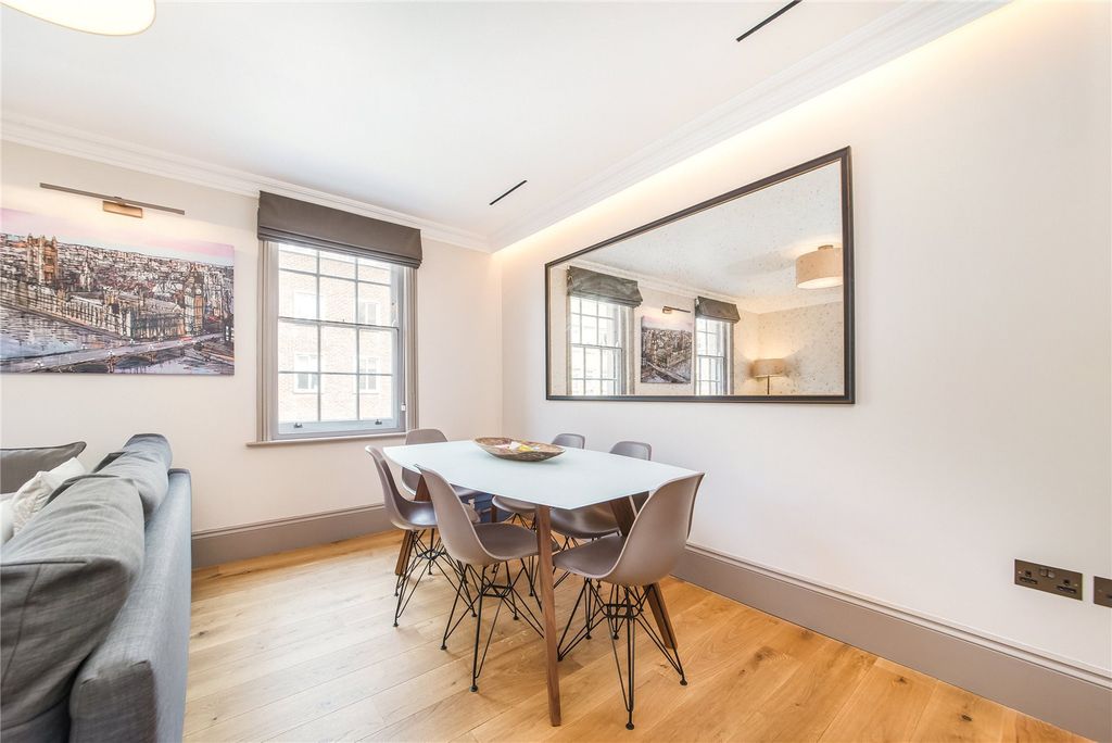 Property photo 3 of 10 Dining