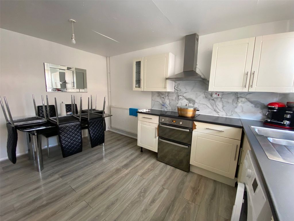 Property photo 3 of 15 Picture No. 13