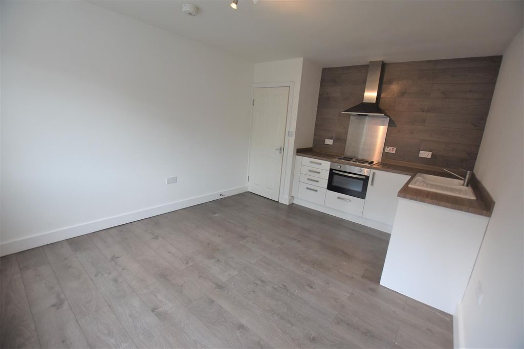 Property photo 2 of 7 25.Jpg