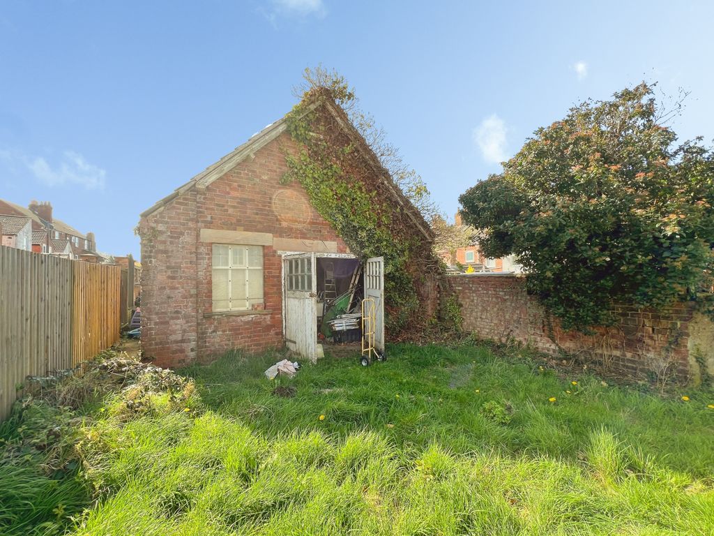 Property photo 1 of 5