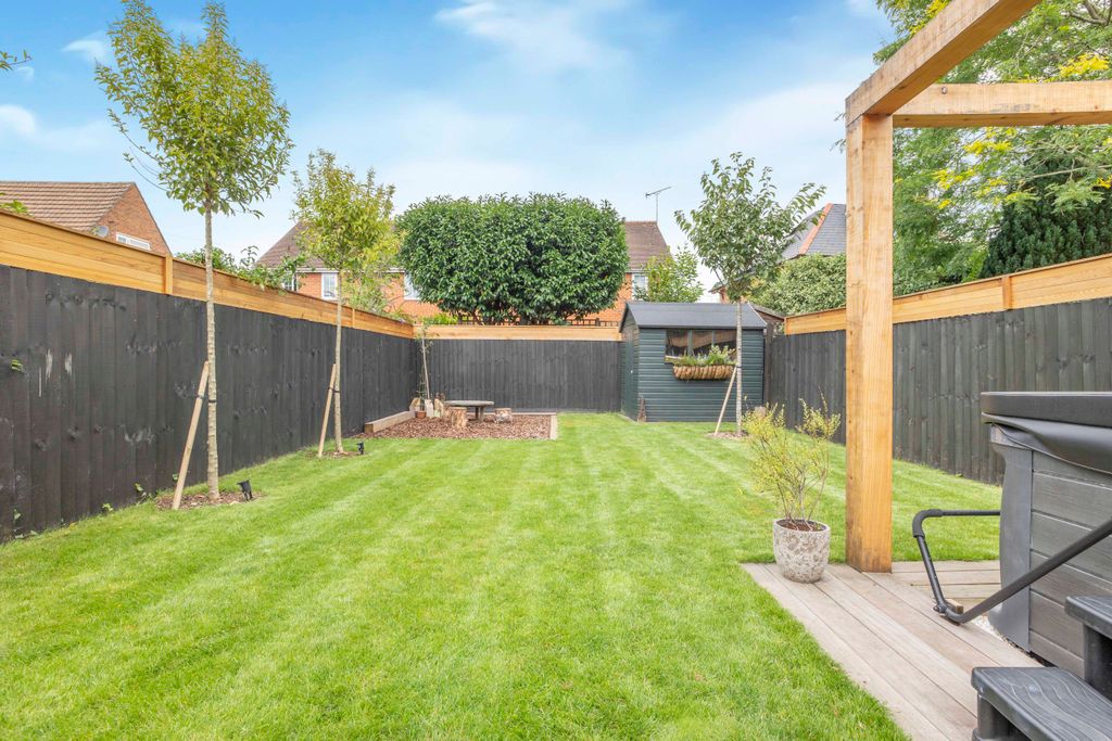 Property photo 3 of 19 Photo 03