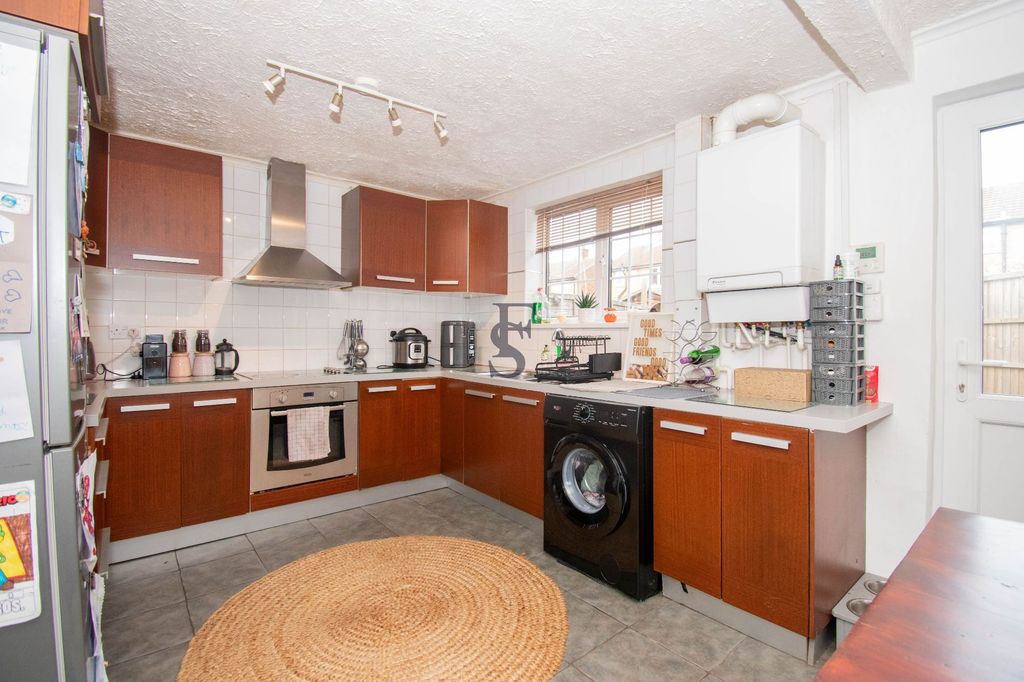 Property photo 2 of 12