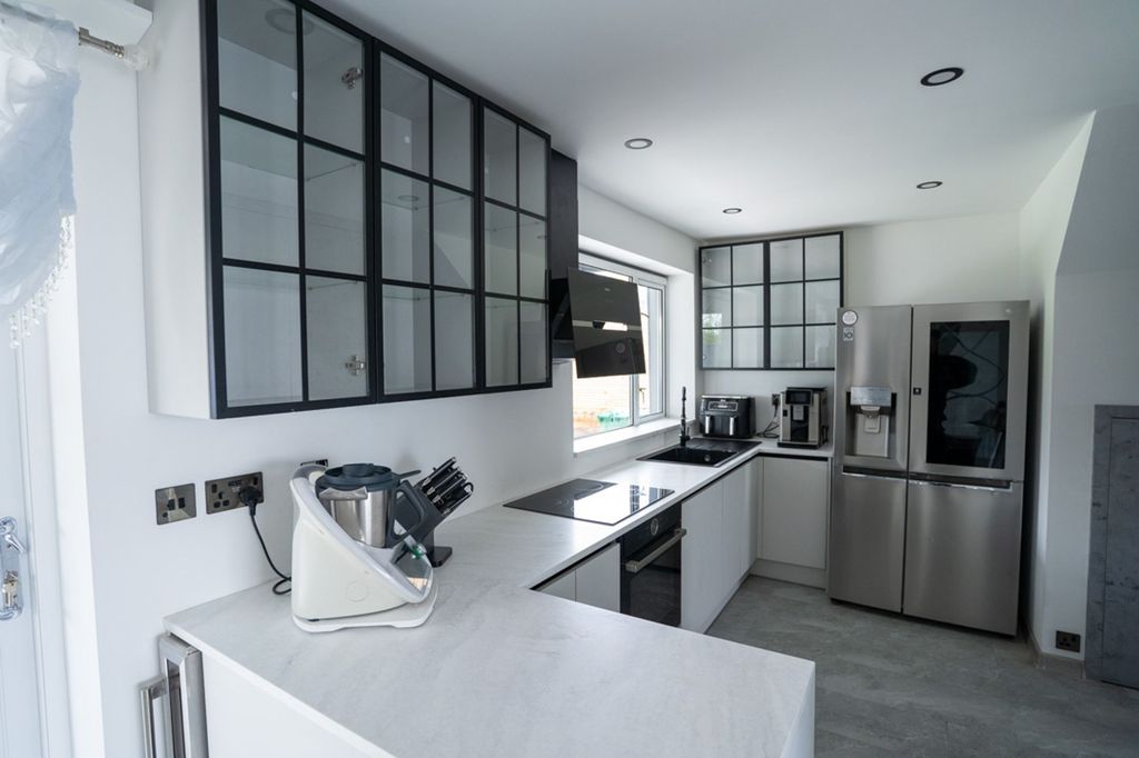 Property photo 1 of 37