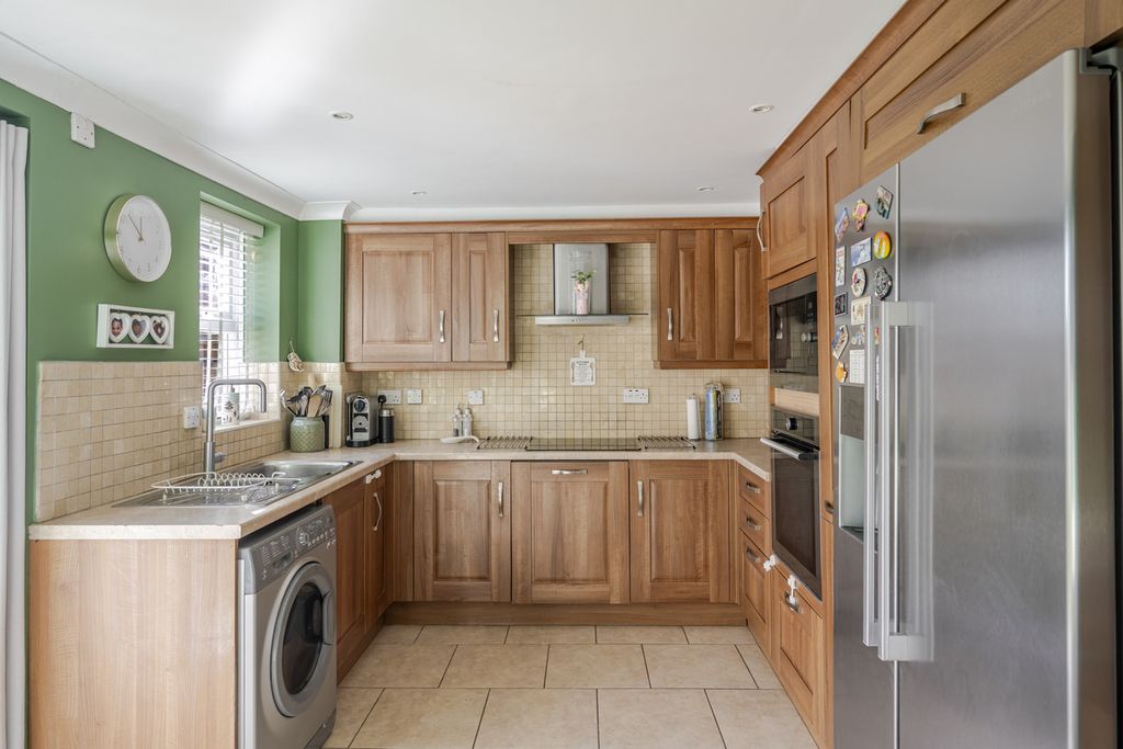 Property photo 3 of 19