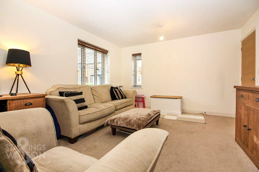 Property photo 2 of 16