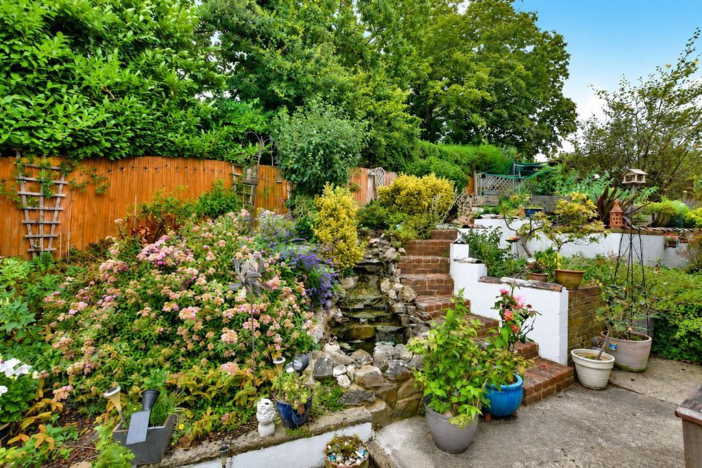 Property photo 2 of 20 Photo 24