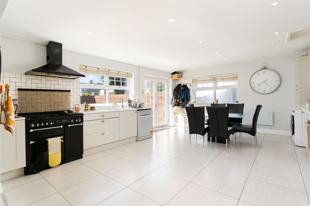 Additional image 6 of 6 bed end terrace house for saleVictoria Square, Penarth CF64