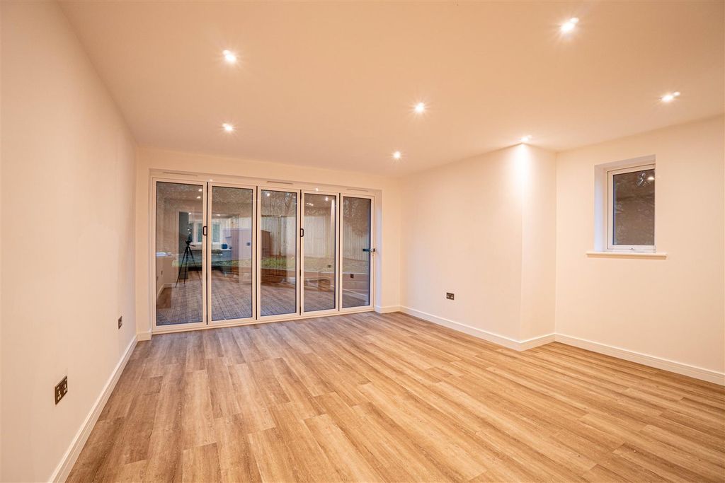 Property photo 2 of 21 Dsc06229-Hdr.Jpg