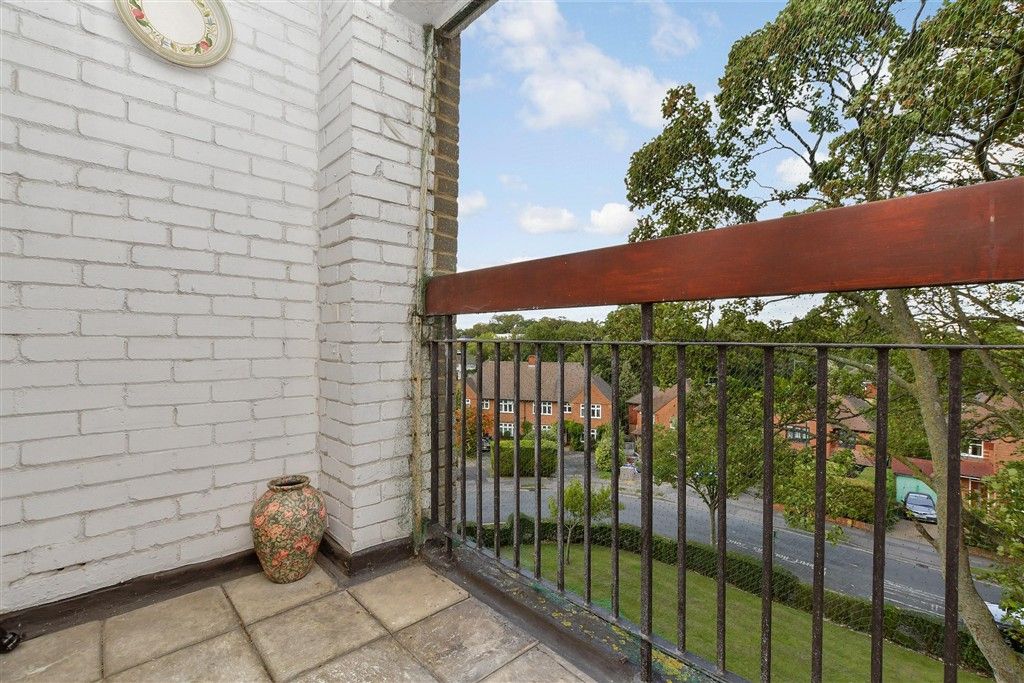 Property photo 3 of 12 Balcony / Terrace