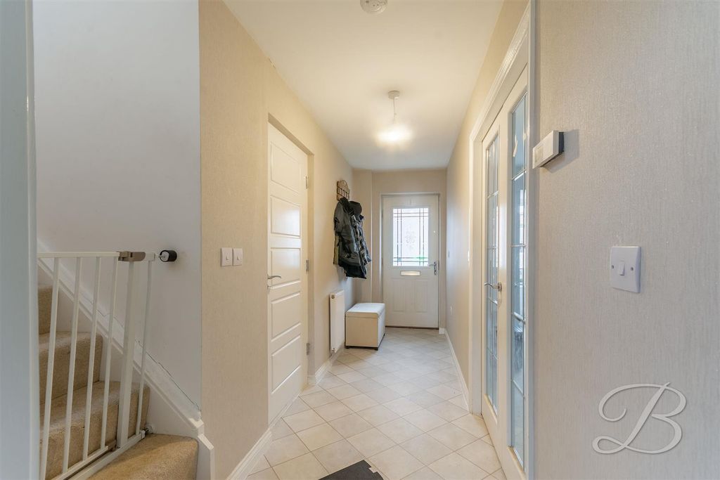 Property photo 3 of 26 Mngncmt-Skurfx-Nnzqqiw.Jpg