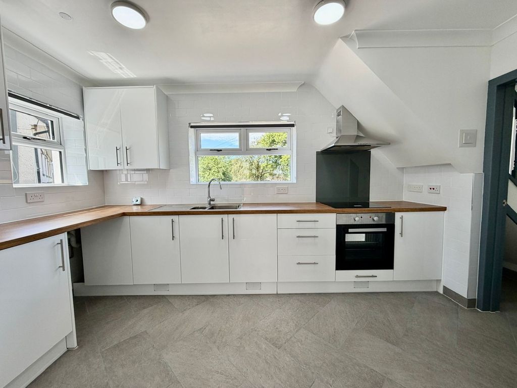 Property photo 2 of 52