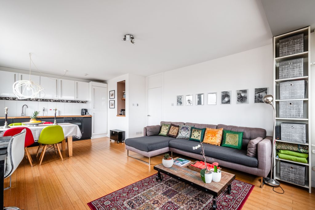 Property photo 3 of 8