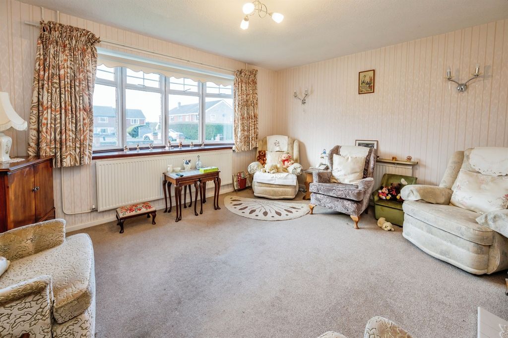 Property photo 3 of 11