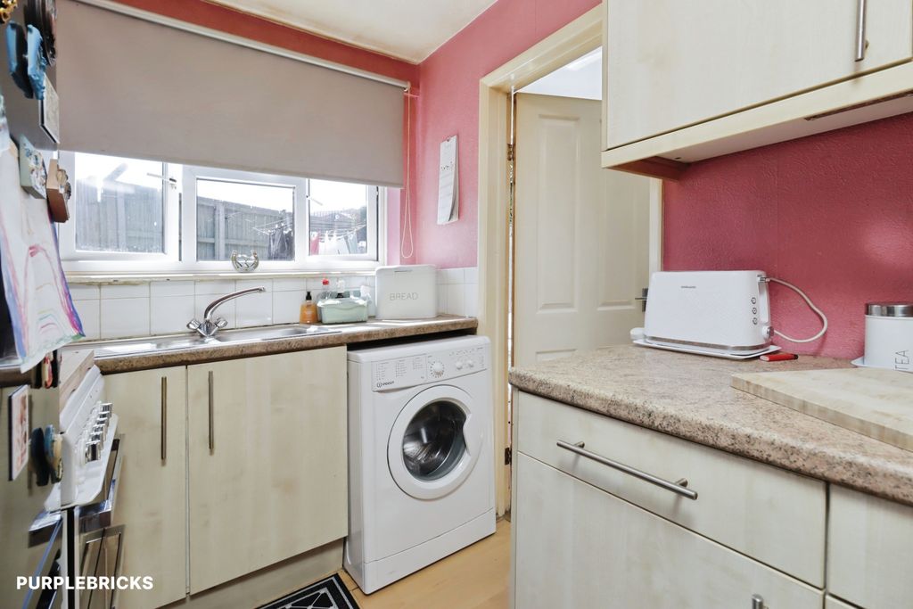 Property photo 3 of 21