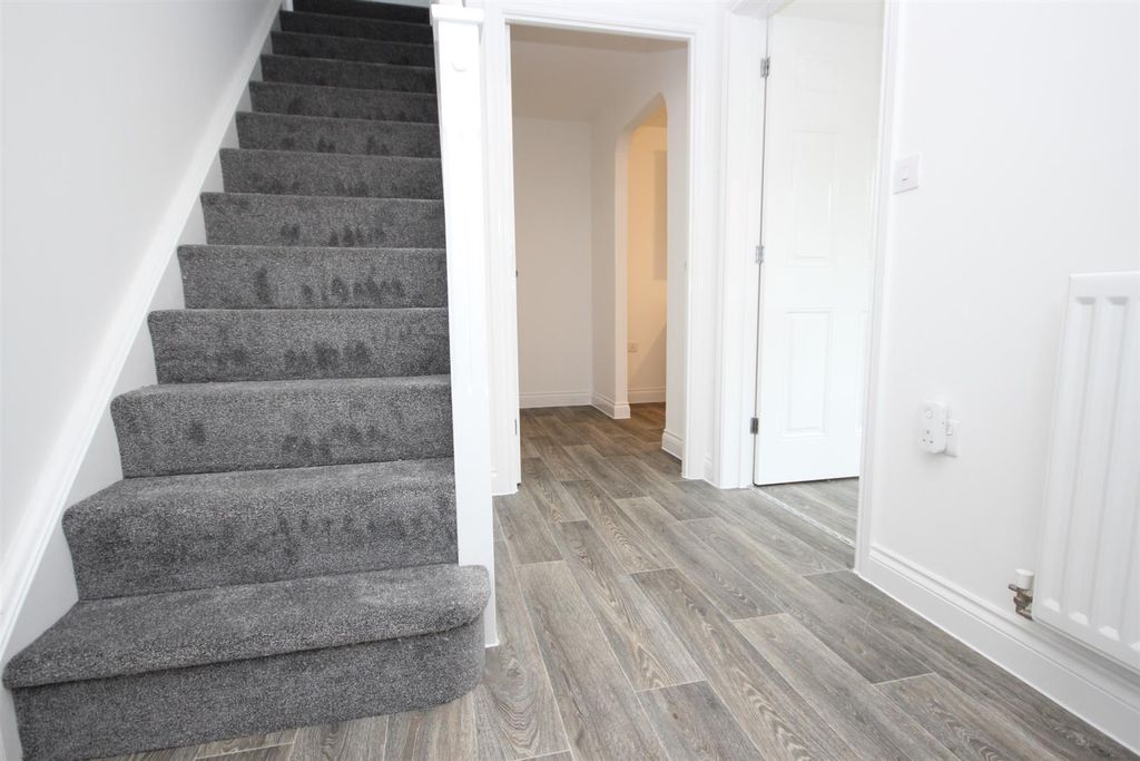 Property photo 2 of 15 Entrance Hall.Jpg