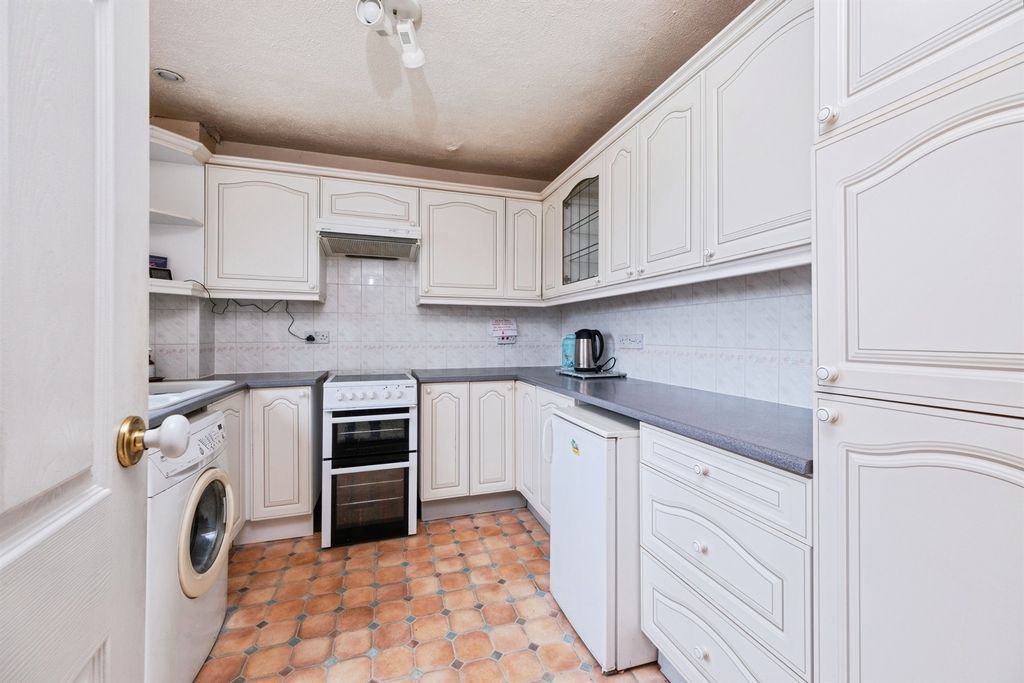 Property photo 3 of 14