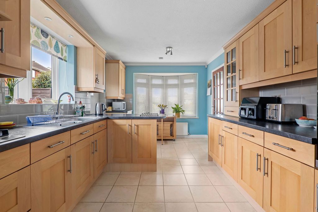 Property photo 3 of 18