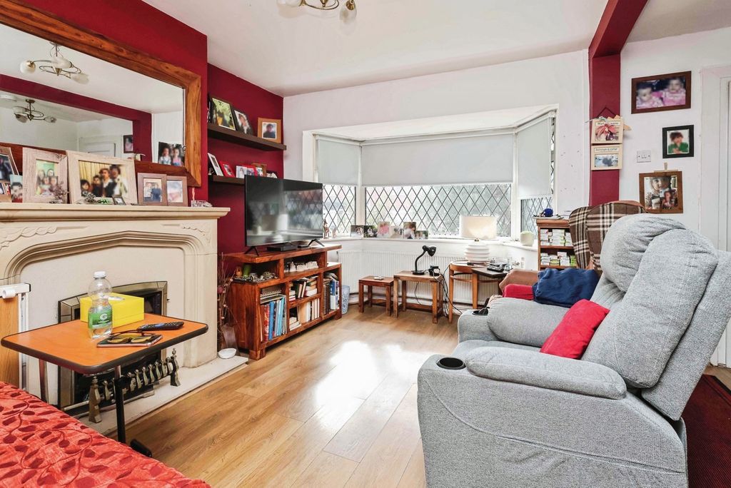 Property photo 2 of 18 Pbox-Img.Jpg