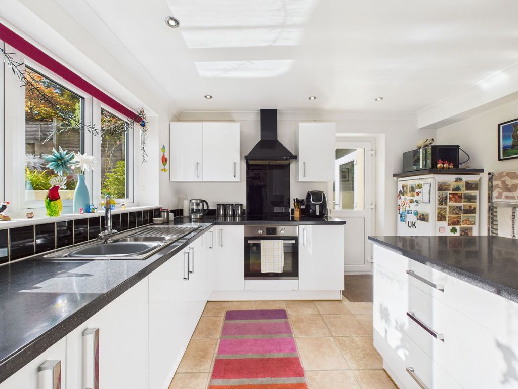 Property photo 3 of 26