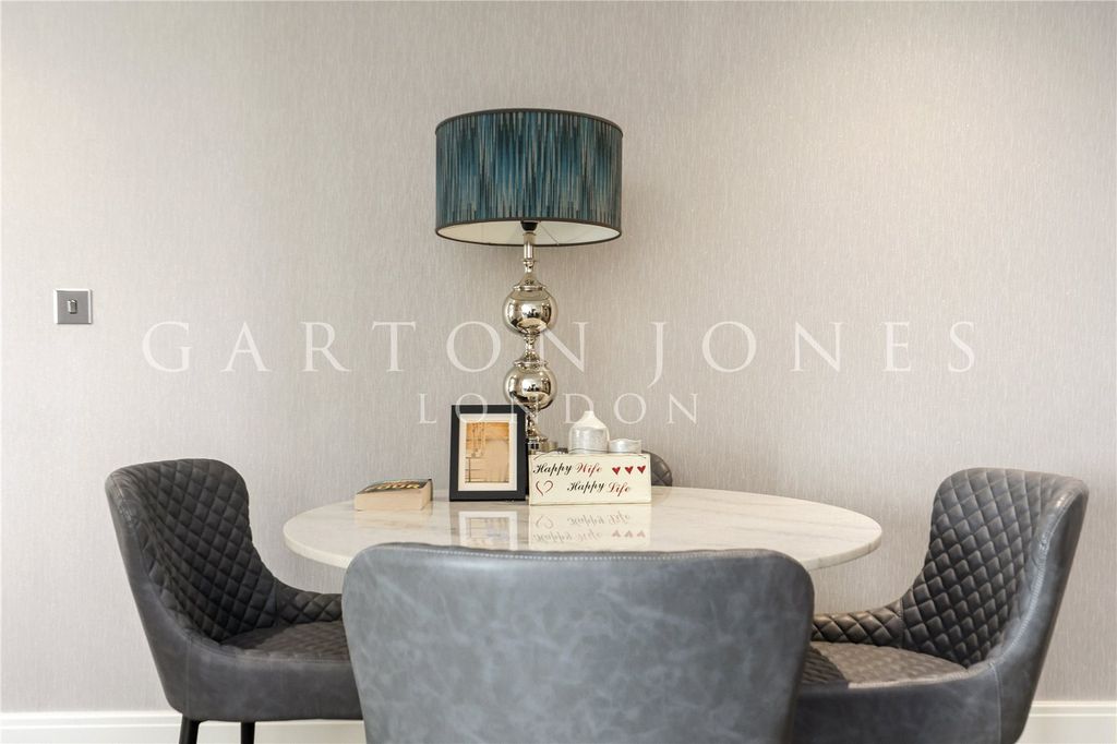 Property photo 3 of 22 Dining Area