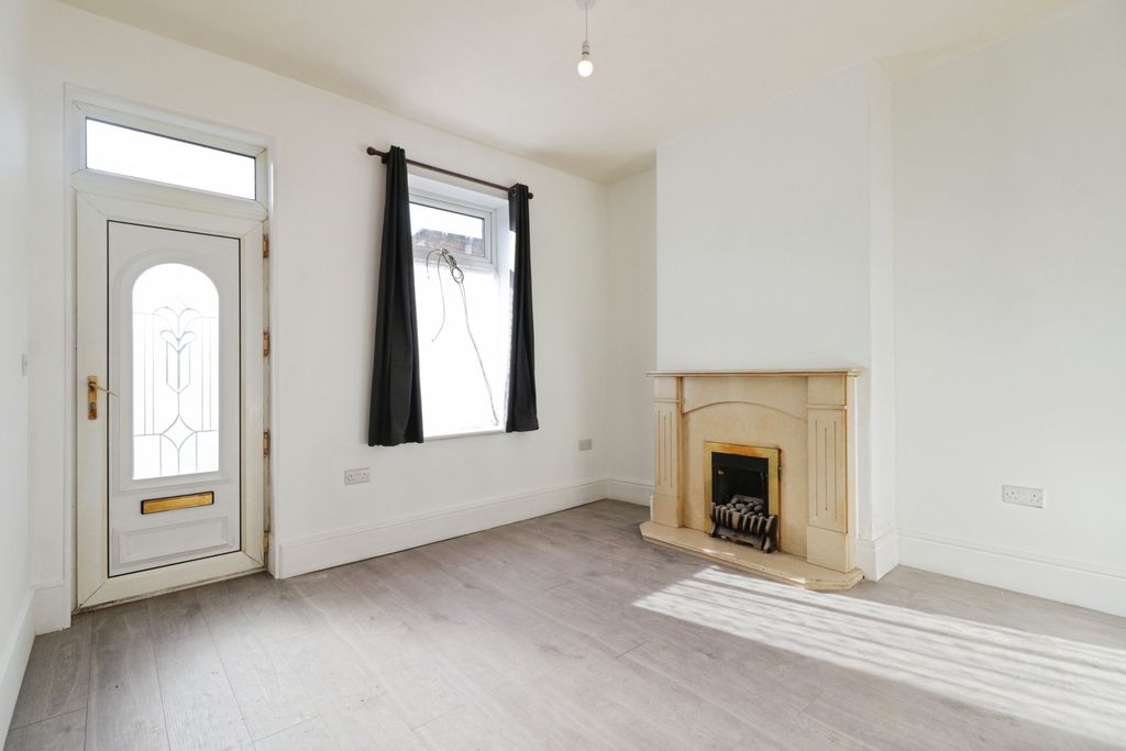 Property photo 3 of 16