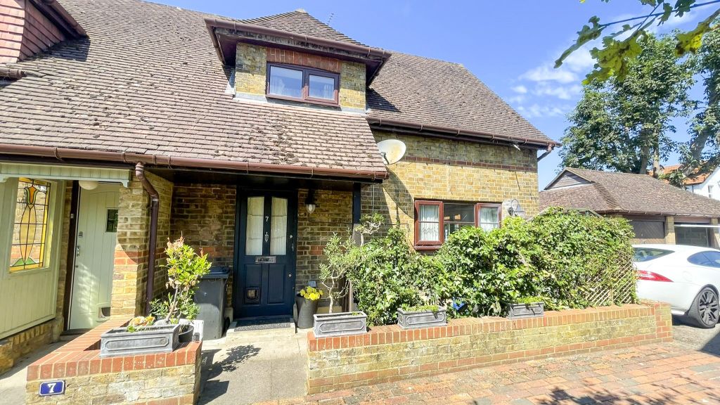 Property photo 1 of 12 Front View