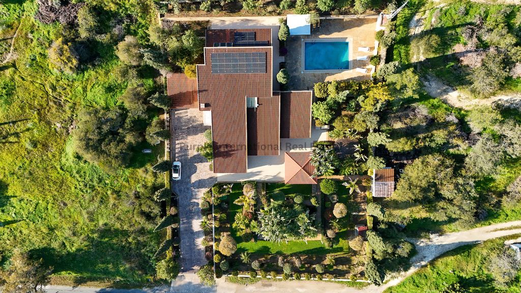 Property photo 2 of 29