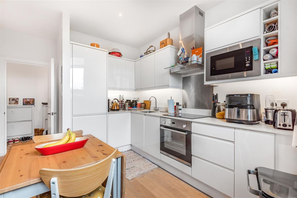 Property photo 3 of 11 Property Photo