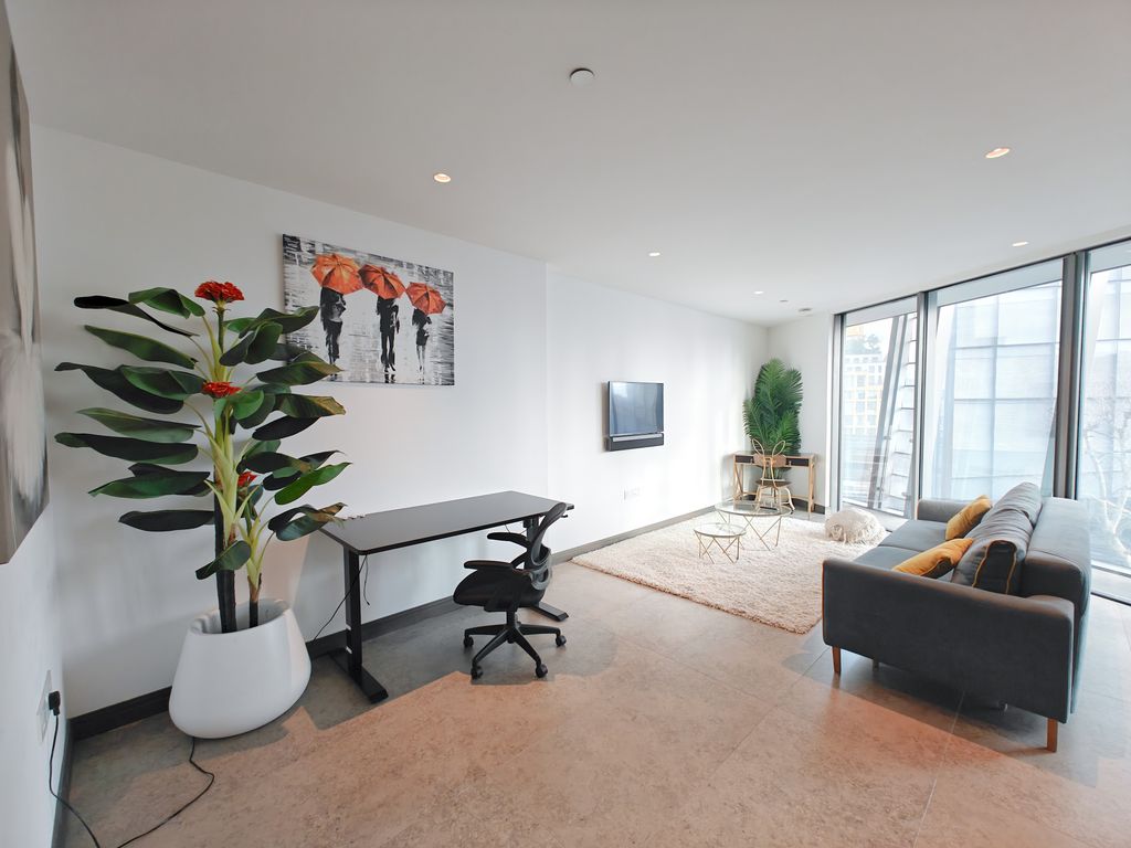 Property photo 2 of 25