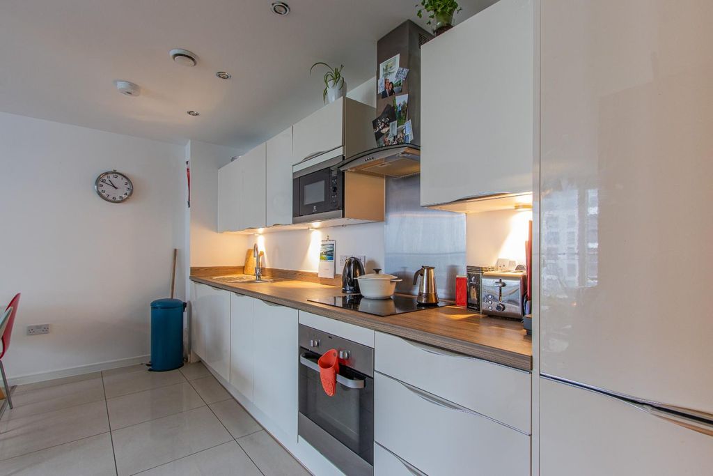 Property photo 3 of 12 Davaar House 45-14.Jpg