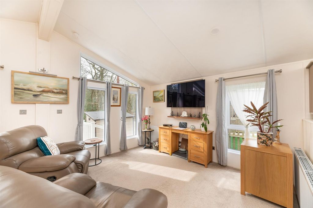 Property photo 3 of 24 Sitting Room