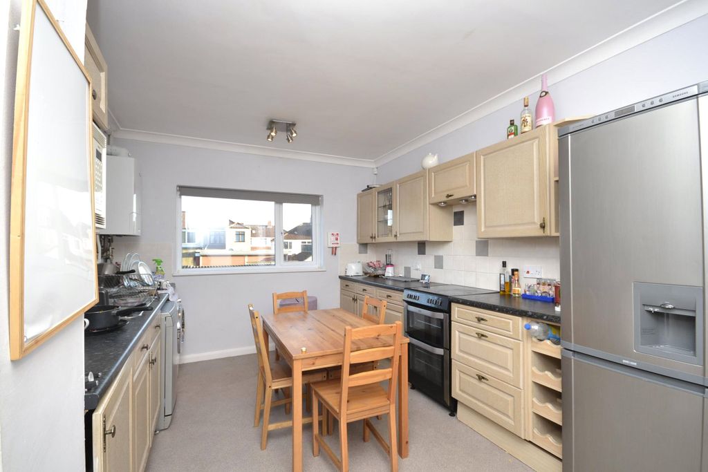 Property photo 3 of 8 Kitchen/Dining Room