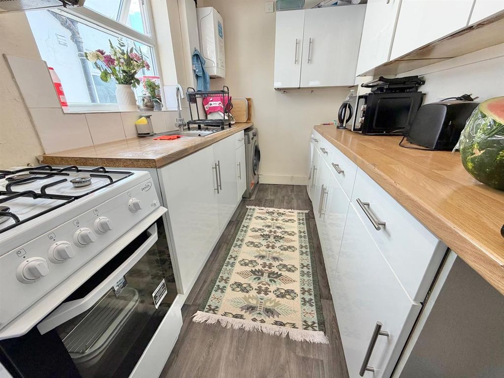 Property photo 3 of 13 Davidson Frost-Wellings, Dfw, Felbridge Avenue, Ki