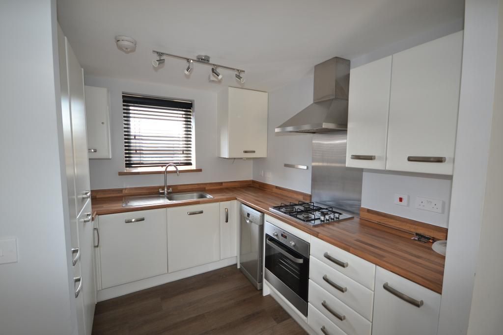 Property photo 3 of 9 Kitchen