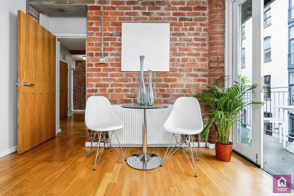 Property photo 3 of 22 Picture No. 06