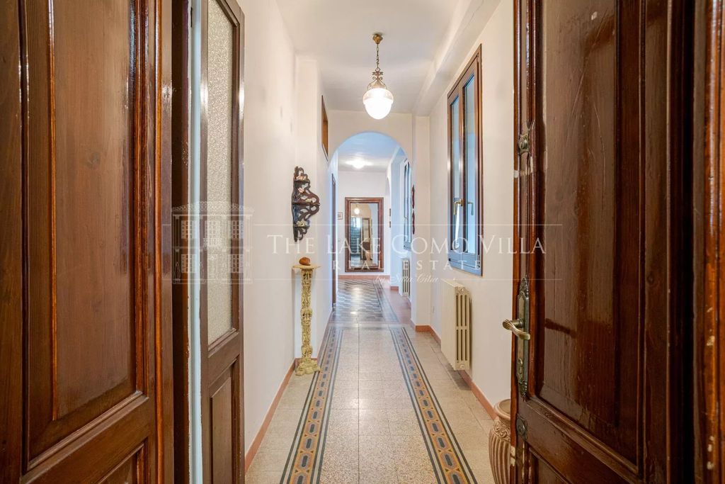 Property photo 2 of 34