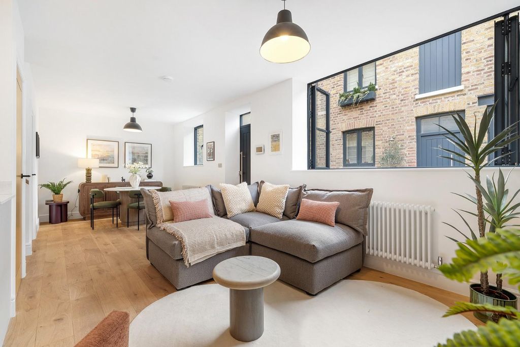 Property photo 2 of 17 Reception (4).Jpg