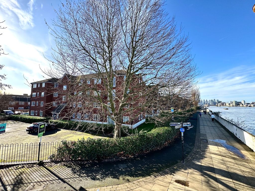 Property photo 3 of 31 3828325