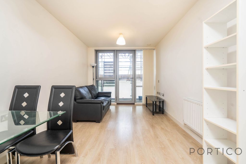 Property photo 2 of 10 liv