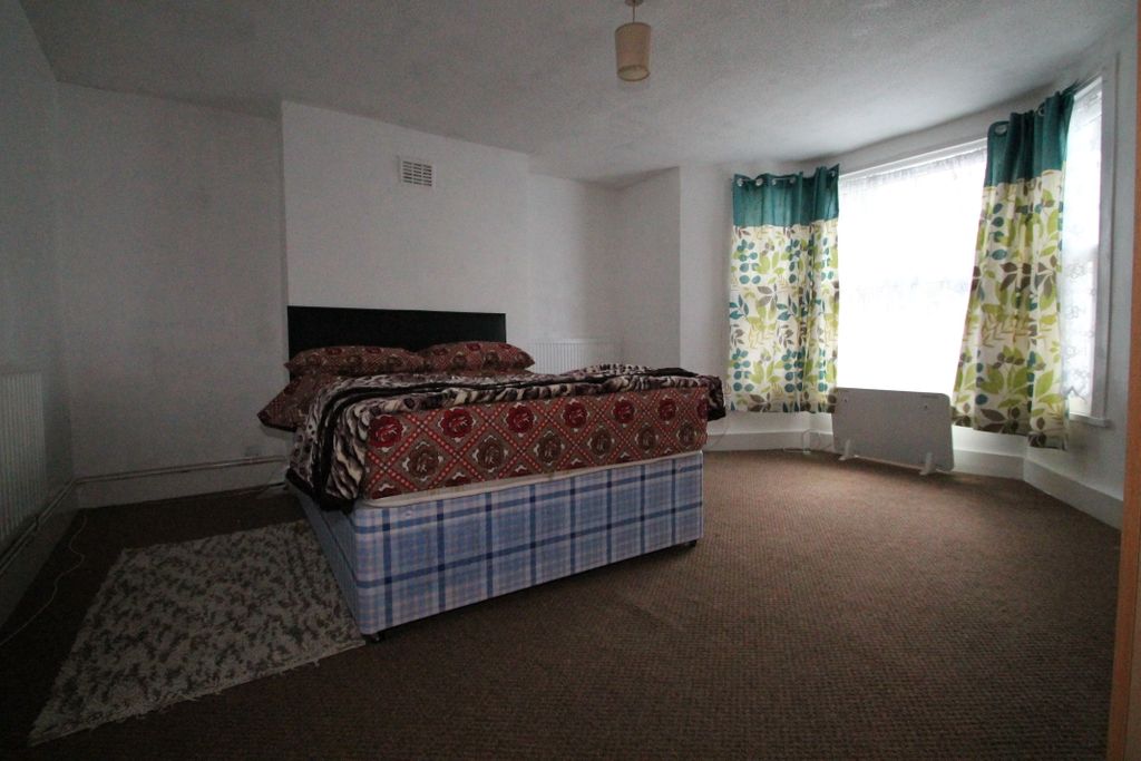 Property photo 3 of 6 Photo 1