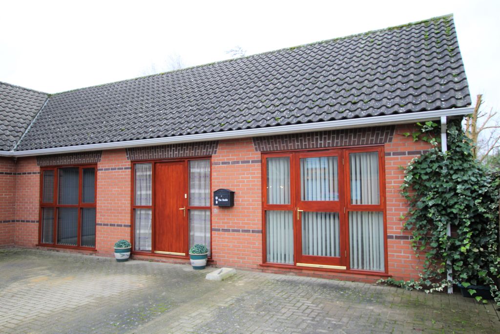 Property photo 1 of 7 Front