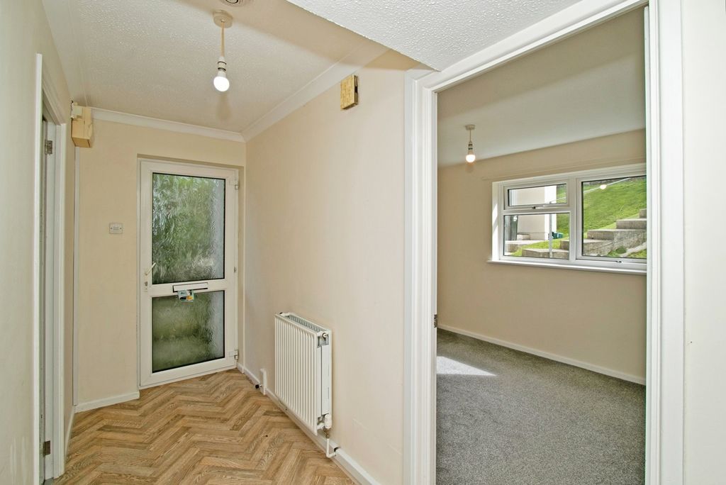 Property photo 2 of 15 Pbox-Img.Jpg
