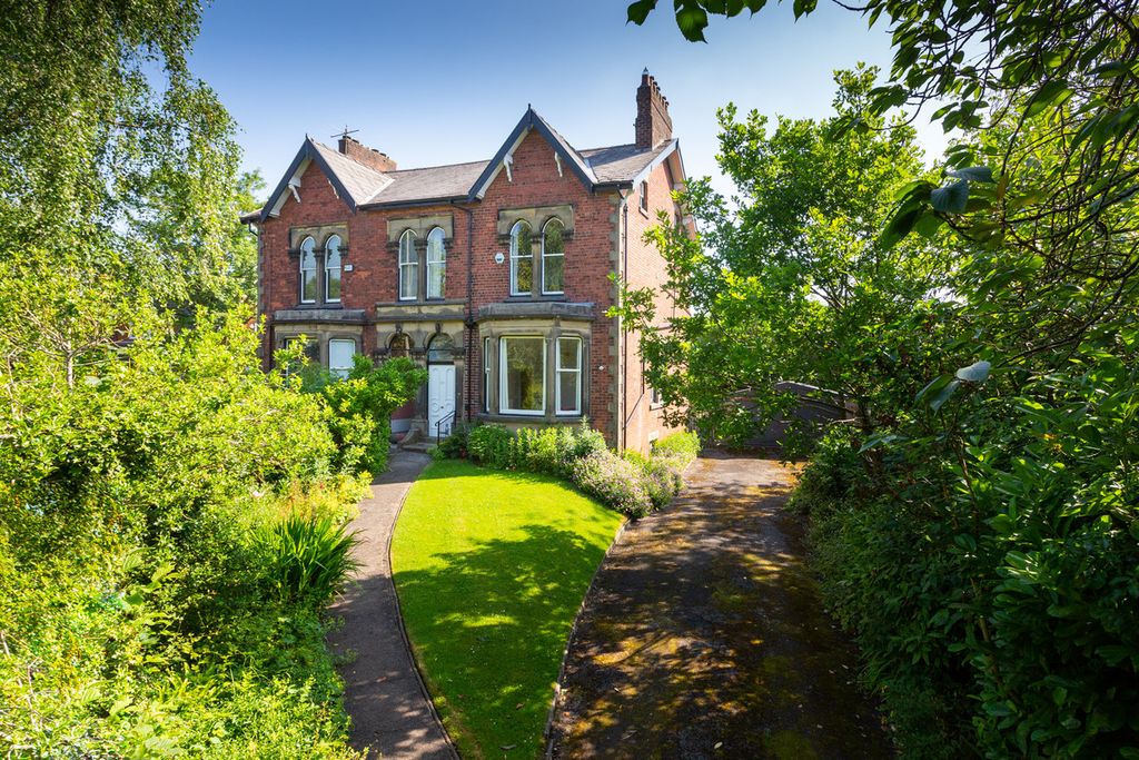 Property photo 2 of 17